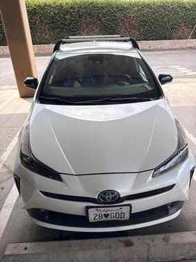 White 2021 Toyota Prius XLE