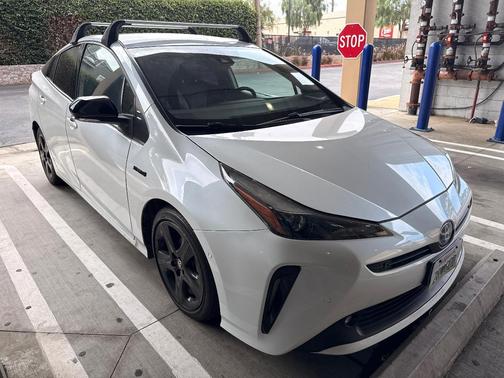 White 2021 Toyota Prius XLE