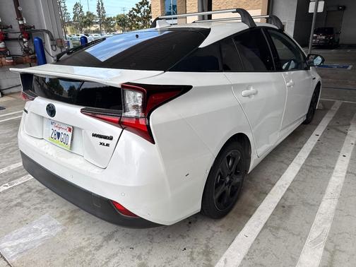 White 2021 Toyota Prius XLE
