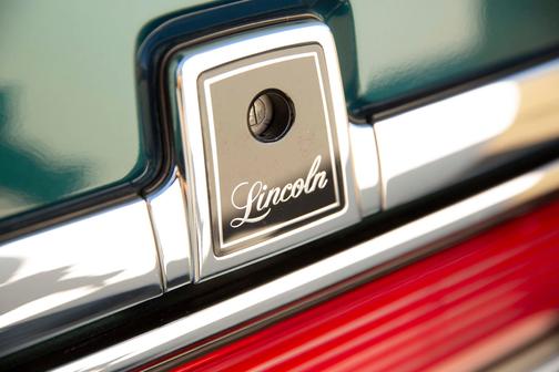 1997 Lincoln Town Car Signature