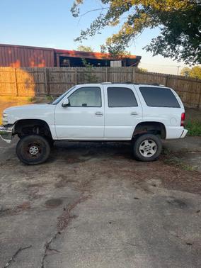 White 2002 Chevrolet Tahoe LT