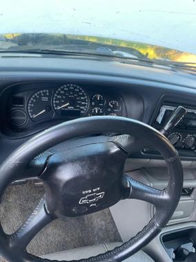 White 2002 Chevrolet Tahoe LT