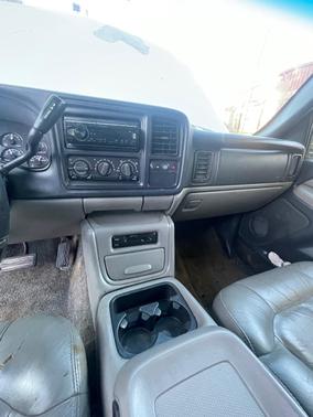 White 2002 Chevrolet Tahoe LT