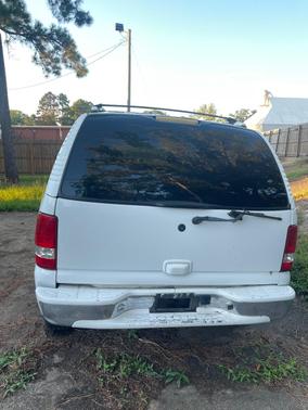 White 2002 Chevrolet Tahoe LT