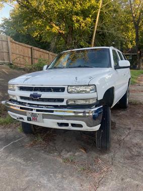 White 2002 Chevrolet Tahoe LT