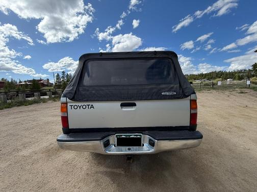 Silver 2000 Toyota Tacoma Xtracab