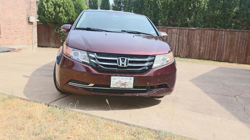 Red 2015 Honda Odyssey EX-L