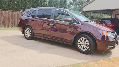 Red 2015 Honda Odyssey EX-L