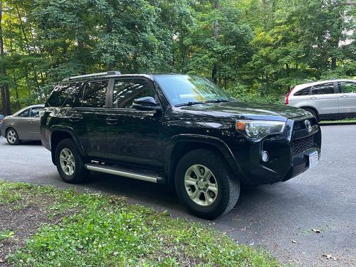 Black 2019 Toyota 4Runner SR5 Premium