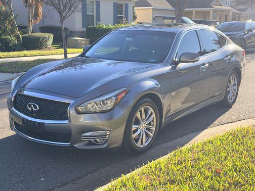 2018 INFINITI Q70 3.7 LUXE