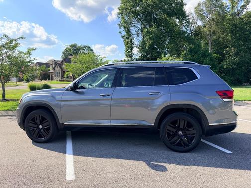 Gray 2019 Volkswagen Atlas 3.6L SEL Premium