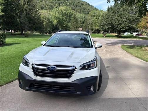 White 2020 Subaru Outback Premium