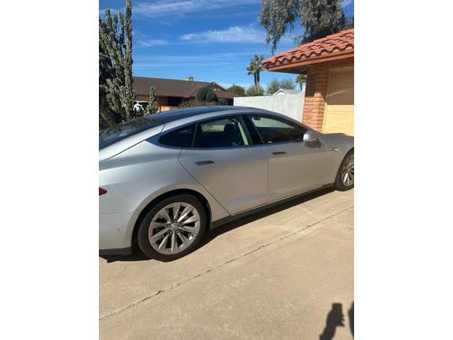 2016 Tesla Model S 90D