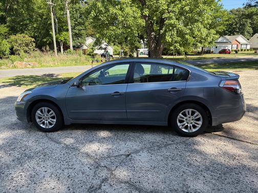 Blue 2011 Nissan Altima 2.5 S