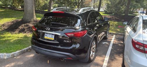 Black 2012 INFINITI FX50 Base