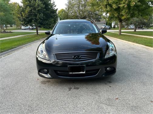 2015 INFINITI Q40 Base