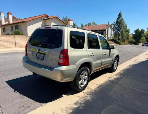 Silver 2005 Mazda Tribute s