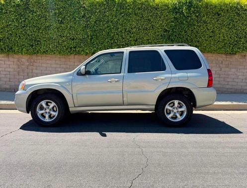 Silver 2005 Mazda Tribute s
