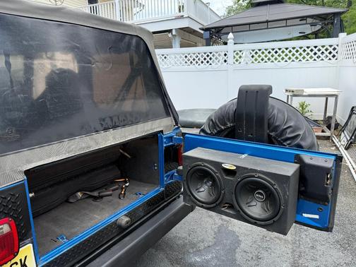 Blue 2002 Jeep Wrangler SE