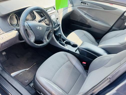 Green 2011 Hyundai SONATA SE 2.0T