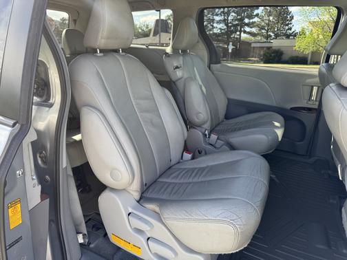 2014 Toyota Sienna XLE