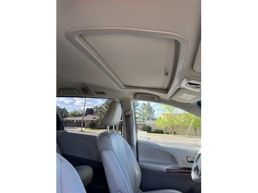 2014 Toyota Sienna XLE