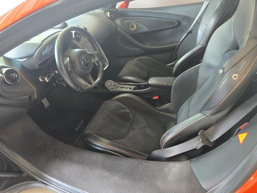 2017 McLaren 570S Base