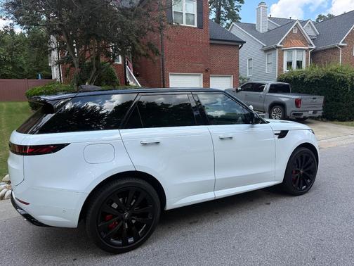 White 2024 Land Rover Range Rover Sport P400 SE Dynamic
