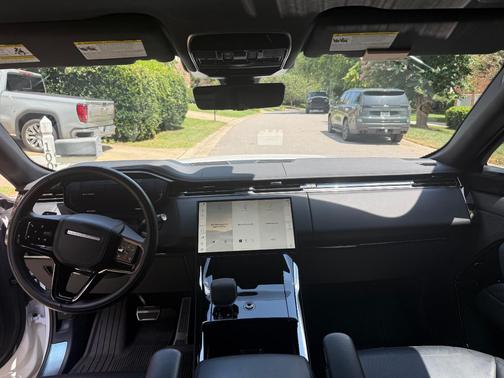 White 2024 Land Rover Range Rover Sport P400 SE Dynamic