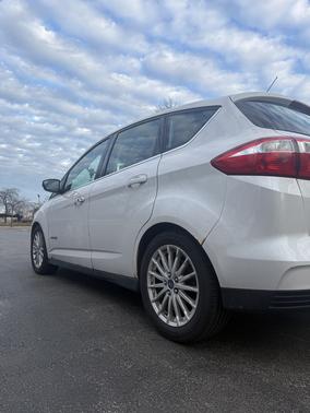 White 2013 Ford C-Max Hybrid SEL