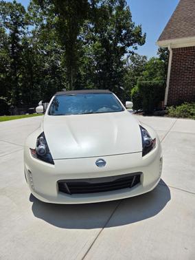 White 2018 Nissan 370Z Touring