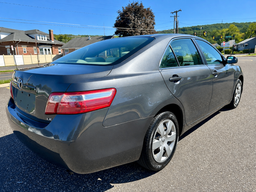 Gray 2009 Toyota Camry LE