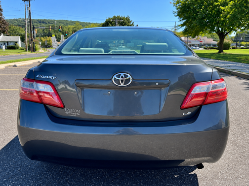 Gray 2009 Toyota Camry LE