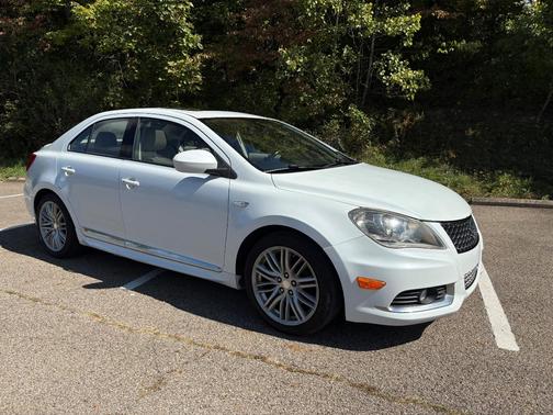 White 2012 Suzuki Kizashi Sport SLS