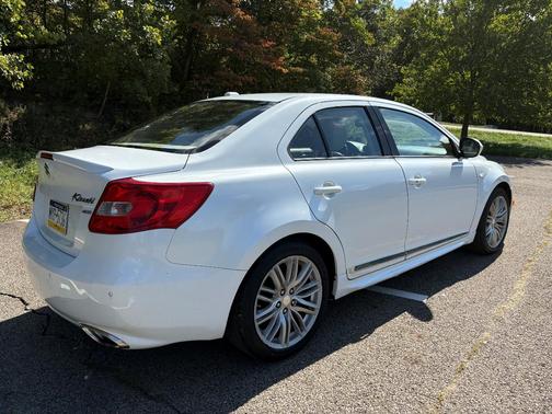 White 2012 Suzuki Kizashi Sport SLS