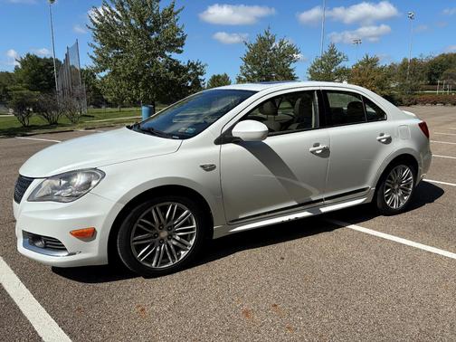 White 2012 Suzuki Kizashi Sport SLS