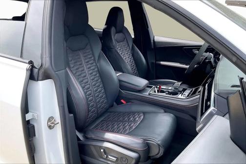 White 2023 Audi RS Q8 4.0T