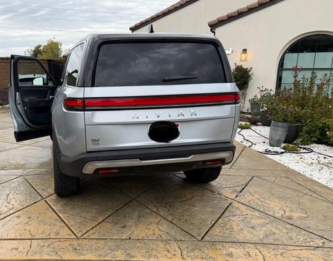 2026 Rivian R1S Dual-Motor Standard Pack