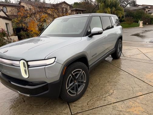 2026 Rivian R1S Dual-Motor Standard Pack