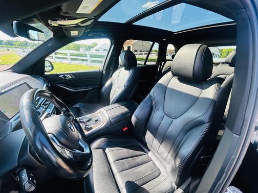 Black 2020 BMW X5 sDrive40i