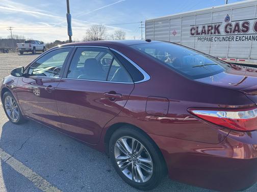 2017 Toyota Camry SE
