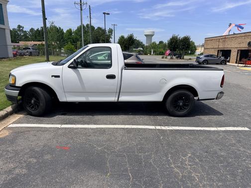 White 2000 Ford F-150 Work Series