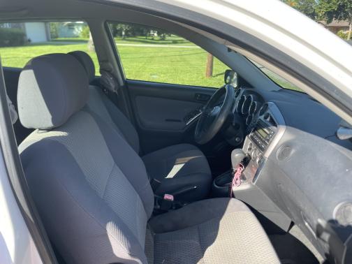 2006 Toyota Matrix Base