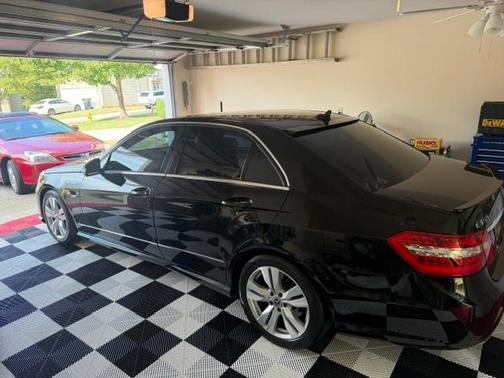 Black 2011 Mercedes-Benz E-Class E 350 BlueTEC