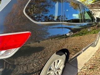 Black 2014 Nissan Pathfinder SL