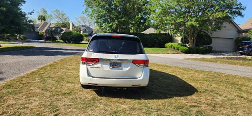 White 2015 Honda Odyssey EX-L