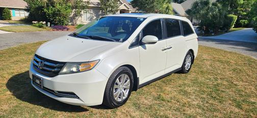 White 2015 Honda Odyssey EX-L