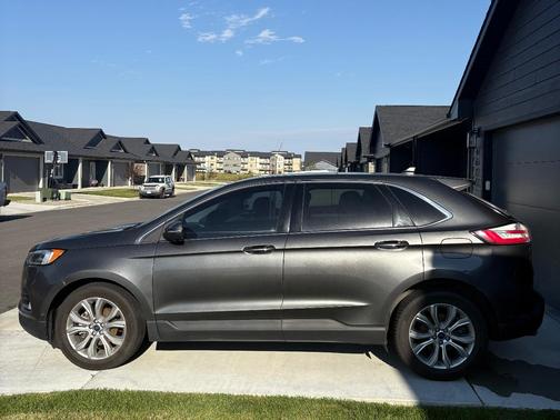 Gray 2019 Ford Edge Titanium