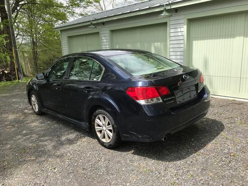 2012 Subaru Legacy 2.5i