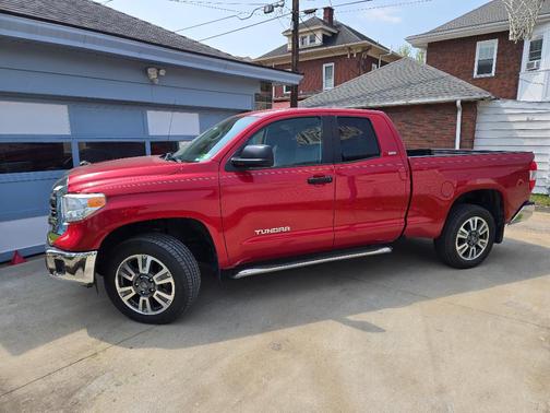 2017 Toyota Tundra SR5